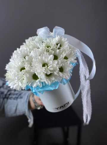 Коробка с цветами «Изящное Плие» от интернет-магазина цветов в 