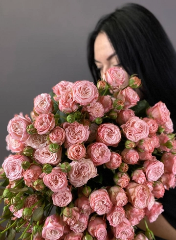 Монобукет  из розовых кустовых роз «Сладкий трепет»  от интернет-магазина цветов в 