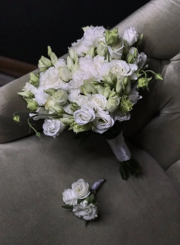 Свадебный букет «Нежный поцелуй» от интернет-магазина цветов в 