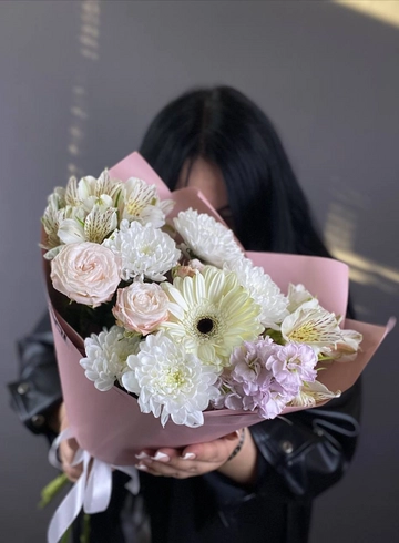 Сборный букет &laquo;Каприз&raquo; от интернет-магазина цветов в 