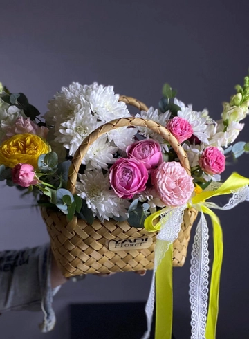 Корзина с цветами «Лазурный поцелуй» от интернет-магазина цветов в 