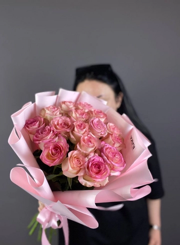 Монобукет  из розовых роз «Нежная Джумилия» от интернет-магазина цветов в 