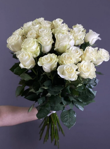 25 Белых роз от интернет-магазина цветов в 