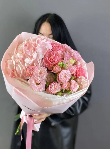 Сборный букет «Розовый фламинго» от интернет-магазина цветов в 