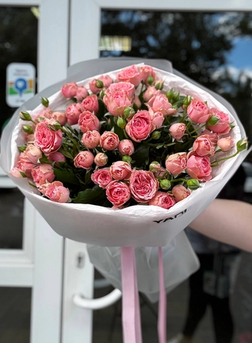 Монобукет из кустовых роз от интернет-магазина цветов в 