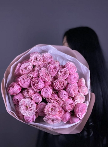 Монобукет из кустовых пионовидных роз  от интернет-магазина цветов в 