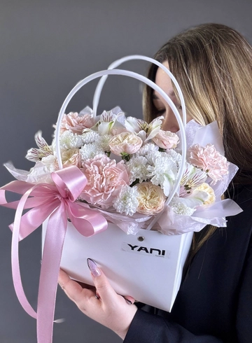 Композиция «Белые ночи» от интернет-магазина цветов в 