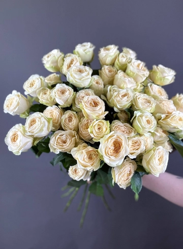 Монобукет из кустовых роз &laquo;Изабель&raquo; от интернет-магазина цветов в 