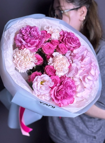 Сборный букет с гортензией «Доброе утро» от интернет-магазина цветов в 