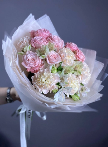 Сборный букет «Романс» от интернет-магазина цветов в 