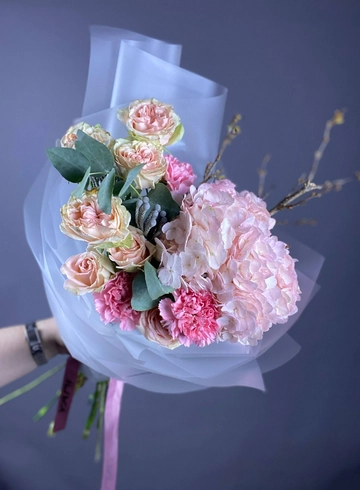 Авторский букет «Любовные объятия» от интернет-магазина цветов в 