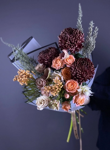 Авторский букет «Ореховый пирог» от интернет-магазина цветов в 
